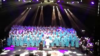 Cece Winans &quot;Never have to be alone&quot; BEAUTIFUL LIVE at Olympia,Paris France