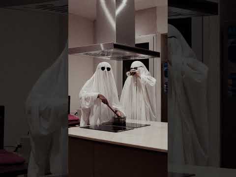 The Ghost Trend 👻🎃 | #shorts #foryou #ghosttrend #trending #reels #tiktok #halloween #photography