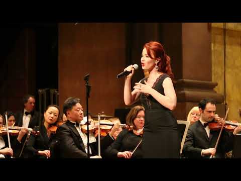 Sierra Boggess - "Think of Me" (French)
