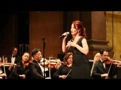 Sierra Boggess - "Think of Me" (French)