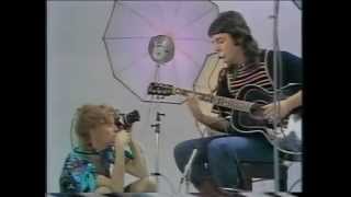 Paul &amp; Linda McCartney - Medley: Blackbird / Bluebird / Michelle / Heart Of The Country
