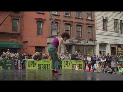Street Show Clown Act Miki Raz
