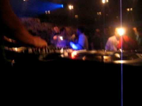 Cray1 LabWorks @ Fever Bilbao 2008 January Mikel_e Closing with Mute: Sigh 2000 and one remix