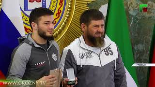 Рамзан Кадыров встретился с прославленными воспитанниками РСК "Ахмат"