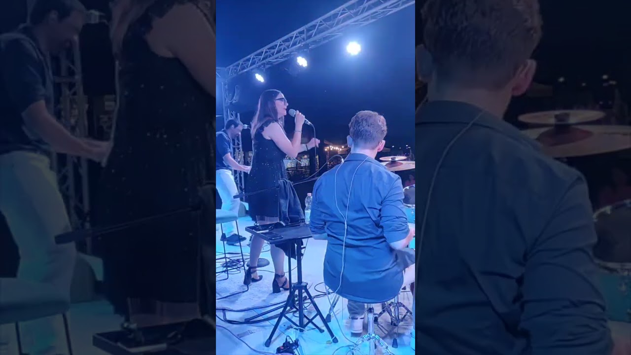 I kissed a girl - Katy Perry acoustic cover live White Keys