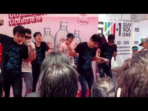 [Fancam] EVO Nine - Turn up the music (Chris Brown) at Siam Square 2013.04.14
