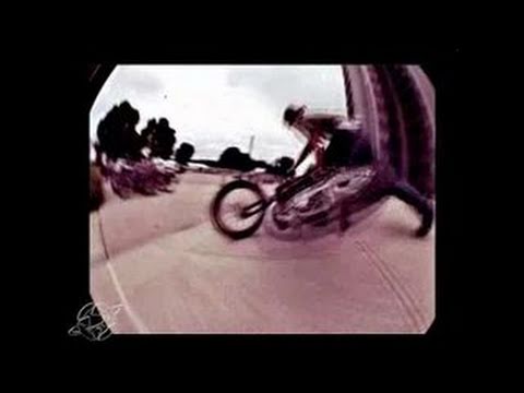 BMX XXX PlayStation 2 Gameplay_2002_11_05_1