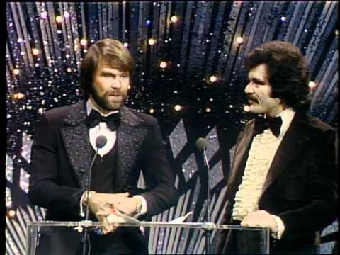 Glen Campbell Wins Favorite Pop/Rock Single For "Rhinestone Cowboy" - AMA 1976