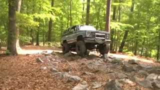 preview picture of video 'Starr Motors OffRoad Day '14 :  XJ + K5 [Rock Garden]'