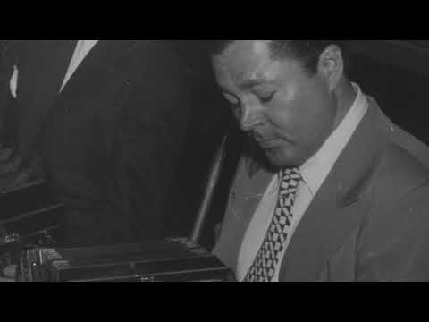 Anibal Troilo Pichuco Intimo ME ESTÁN SOBRANDO LAS PENAS