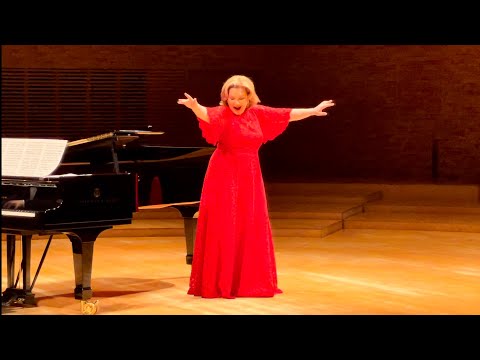 Ekaterina Semenchuk- Carmen Seguidilla