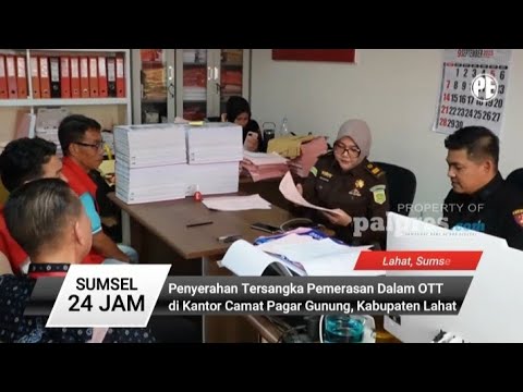 Penyerahan Tersangka Pemerasan Dalam OTT Di Kantor Camat 