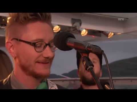 Adam Douglas  - I Once Was An Honest Guy -  Live - NRK Sommeråpent