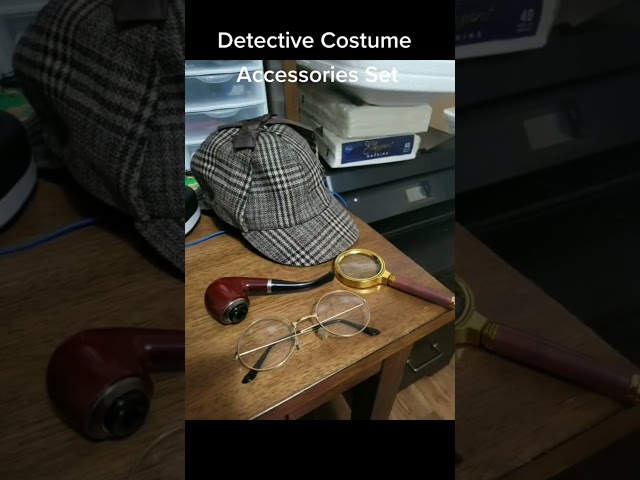 Vídeo relacionado con HEAWAA 5Pcs Accesorios de Disfraz de Detective, Accesorios para Disfraz de Sherlock Holmes con Sombrero de Detective Gafas de Bigote Falso Lupa Pajarita Detective para Cosplay