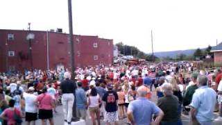 preview picture of video 'Pittston Tomato Festival - 2010 Tomato Fight'