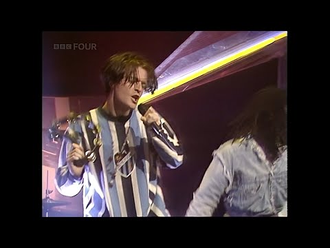 The Soup Dragons  - I'm Free  - TOTP  - 1990 [Remastered]