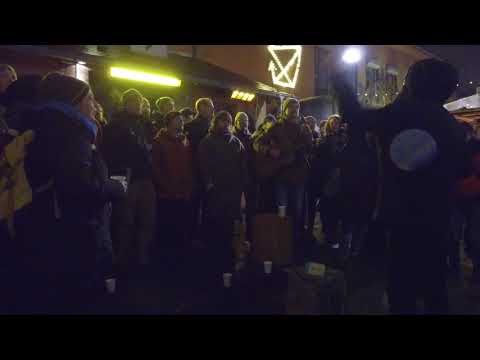 1. Dresdner ScheunenChor - Don't Look Back In Anger - OASIS