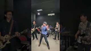 Download lagu Ghea Indrawari - Apa Itu Konsep Bahagia? (Dan Martiano Cover) mp3 Download lagu Ghea Indrawari - Apa Itu Konsep Bahagia? (Dan Martiano Cover) mp3