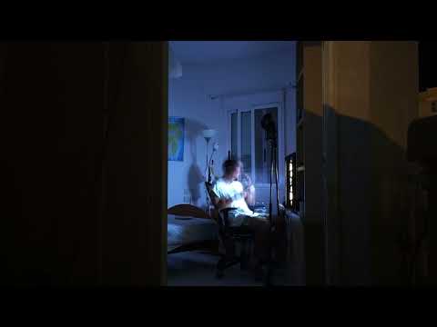 MONO FUMÓN - BOTON ROJO