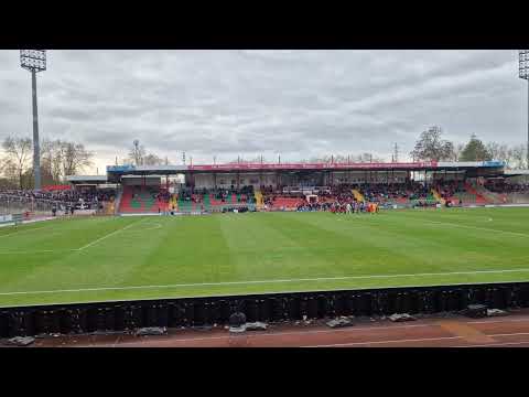 Rot Weiß Oberhausen - Bocholt 3-2 the players are entering the Niederrhein Stadion 29.11.2025