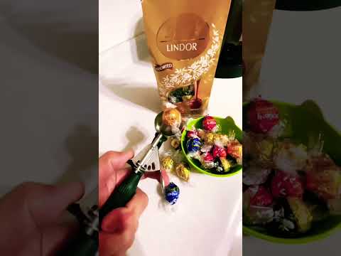 #asmr  How to scoop Lindt Lindor Chocolate🍫Like a Pro | so yummy  #shorts #asmrvideo