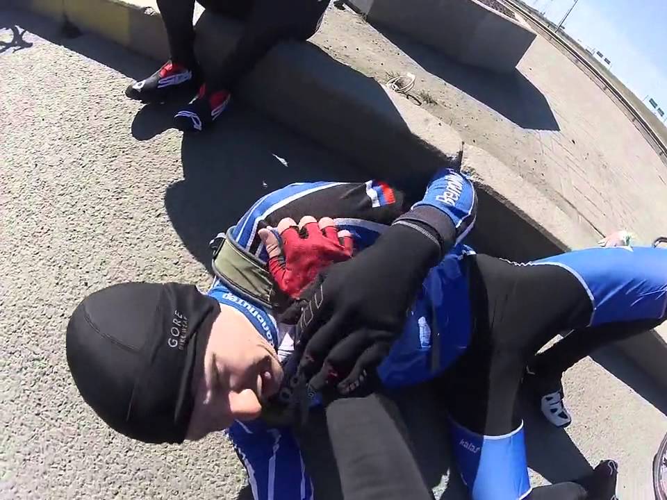 Грузовик сбил Велосипедиста на Приморском шоссе. Парень выжил