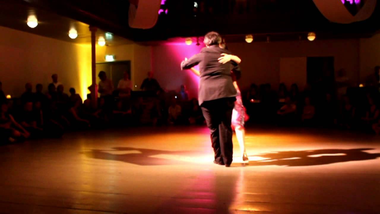 Daniela Pucci & Luis Bianchi perform "Carnaval de mi Barrio" by Donato