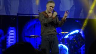 MORRISSEY - STAIRCASE AT THE UNIVERSITY - LIVE PARIS @ LE GRAND REX 27/10/2014