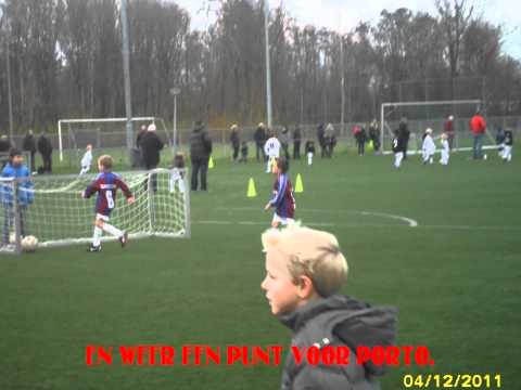 FC ALMERE 4 DECEMBER 2011, PORTO.