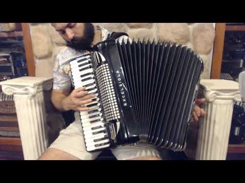 4425 - Black Excelsiola 914 Piano Accordion LMMH 41 120 $1999