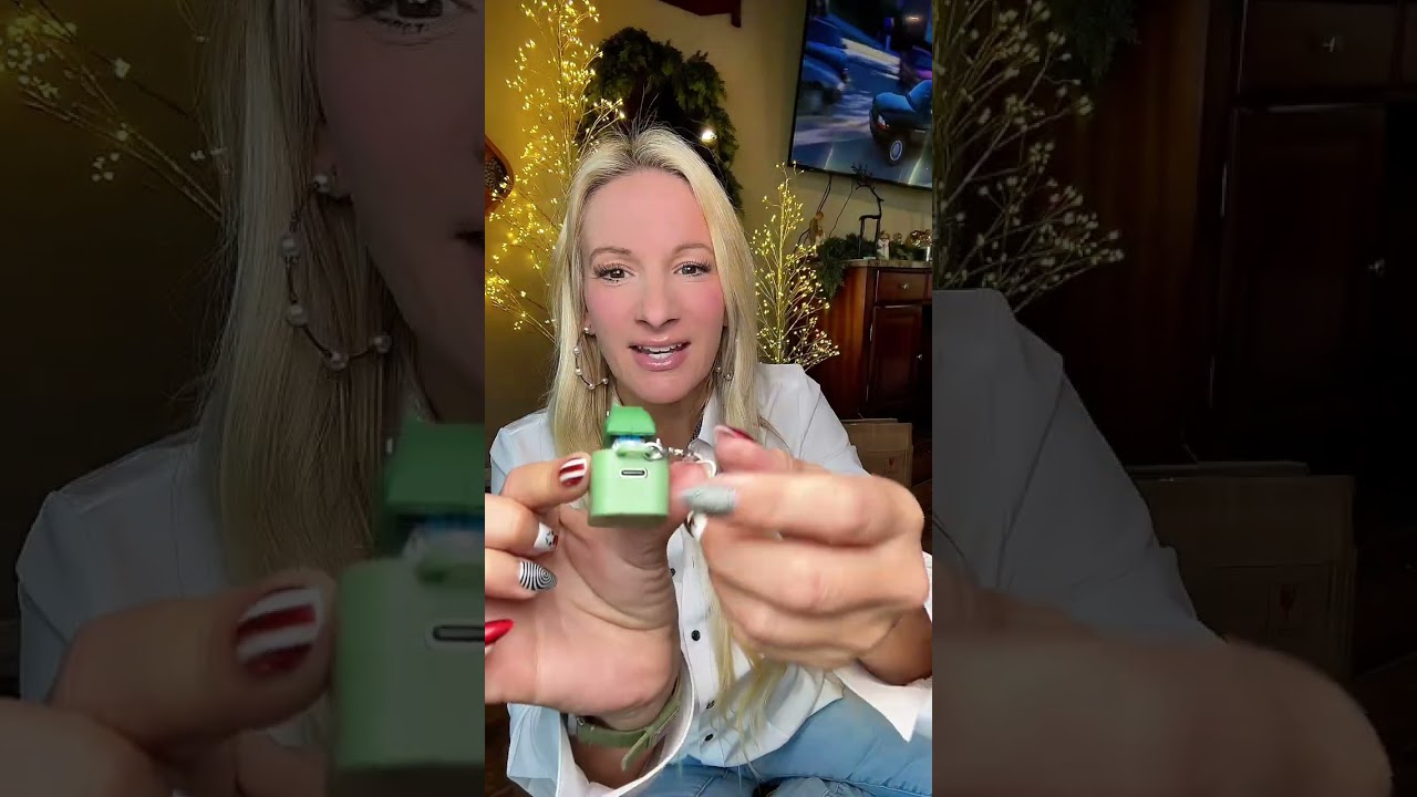 Cute little frog fidget toy! #FidgetToy #Frog #Keychain #kidsstockingstuffers