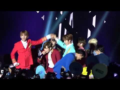 170812 SEVENTEEN 1st World Tour Diamond Edge in Hong Kong - Adore U