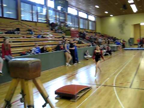 Turnen Schul WK 23.02.2011, Sprung Hannah 2