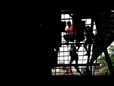 Bedah Rumah Nenek Lasmina Setengah Abad Hidup di Rumah Tak Layak Huni