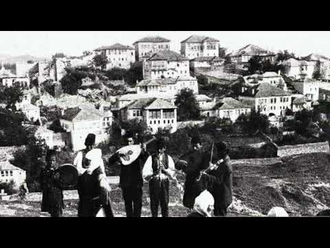 "E qare me violine", interpreton Riza Berati.