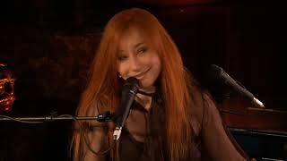 Tori Amos - Black Dove (January) - Live from the Artists Den - 2009