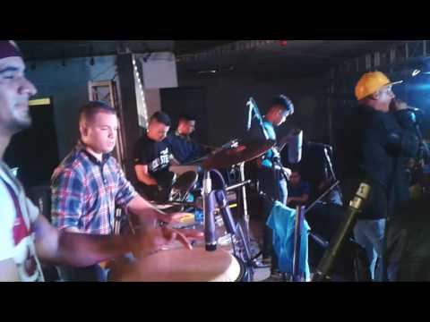 La nueva imagen *Ahora.com* - En el bailazo progresista - Yo te ame