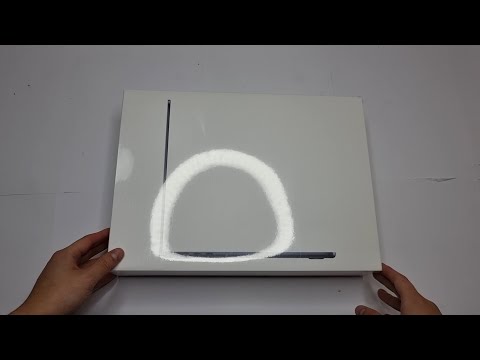 MacBook Air (M2) [Midnight]: Unboxing and Setup