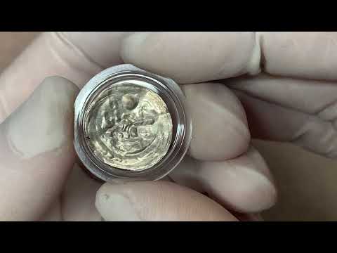 Henryk I Brodaty / II Pobożny (?), Brakteat - postać z pastorałami na łuku flankowana wieżyczkami