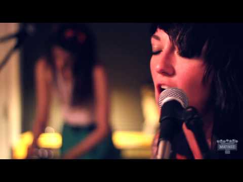 The Coathangers - Hurricane