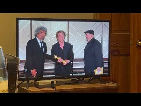 Jeremy Allen White (The Bear) Wins Best Actor (81st Golden Globe Awards)