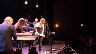 Bune Hüber + Nits - Houdini