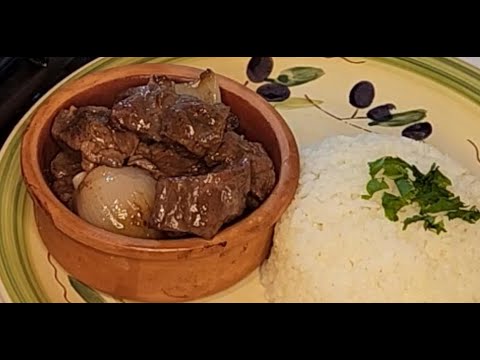 Beef Stew “Stifado” with shallots and red wine