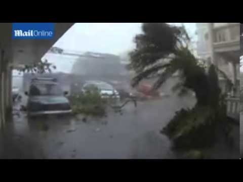A Horrifying footage of devastating Typhoon Haiyan video 2