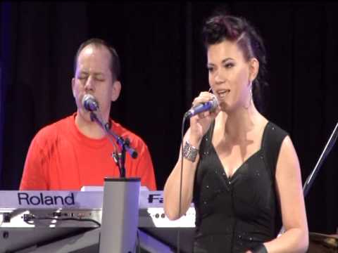 RUŽO CRVENA Ansambel ODMEV