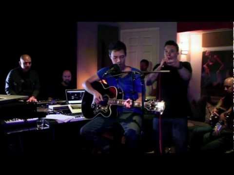 YOUNG DE aka DEMRICK FT. LEROY SANCHEZ - WALLS AIN'T GONNA BREAK (LIVE)