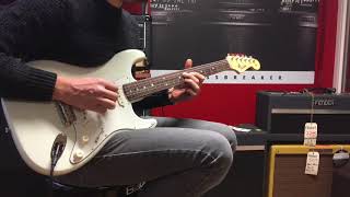 Video thumbnail for Fender American Vintage 65 Stratocaster - Effect On Line by Effect On Line