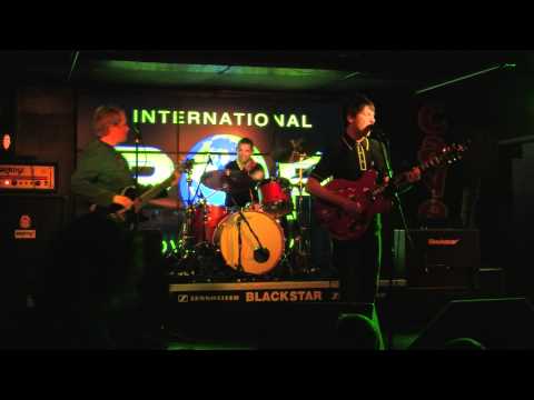 THE ANYDAYS - She's not the one (live at The Cavern - IPO Liverpool - UK) (19-5-12)