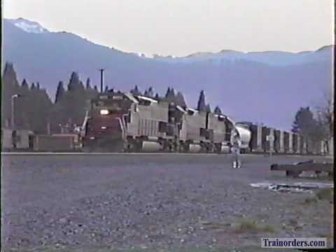 Classic Railroad Series 627 - SP 6878 West departing Oakridge, OR April 27, 1991