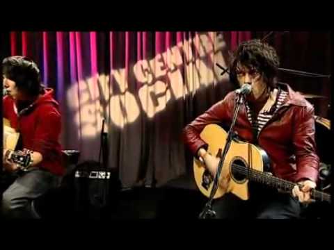 Elliot Minor - Still Figuring Out and Parallel Worlds Acoustic Version.